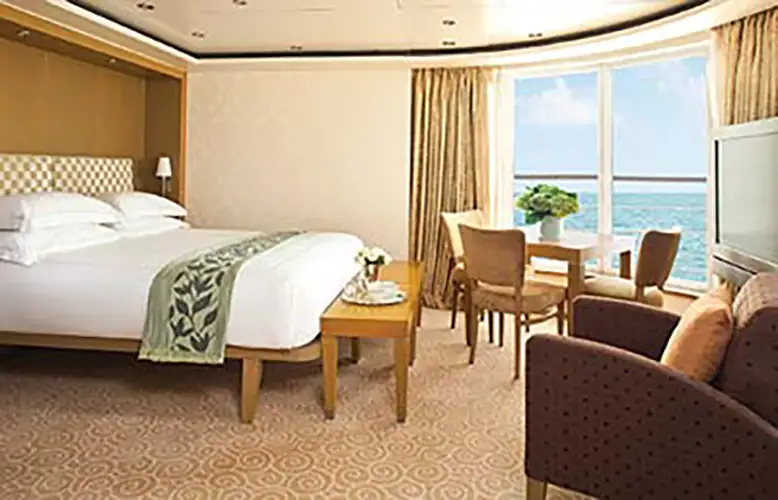 SS Seven Seas Suite (Aft o Forward)